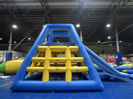 Parque acuático de nuevo diseño torre de escalada inflable tobogán flotante de agua para parque acuático juegos de agua inflable para niños y adultos