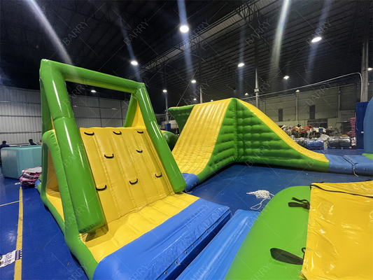 Juego de equipos de juego acuático personalizado comercial al aire libre nuevo parque acuático inflable flotante verde para el mar
