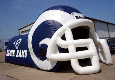 Casco de fútbol americano inflable gigante del alquiler corrido a través para las actividades de escuela