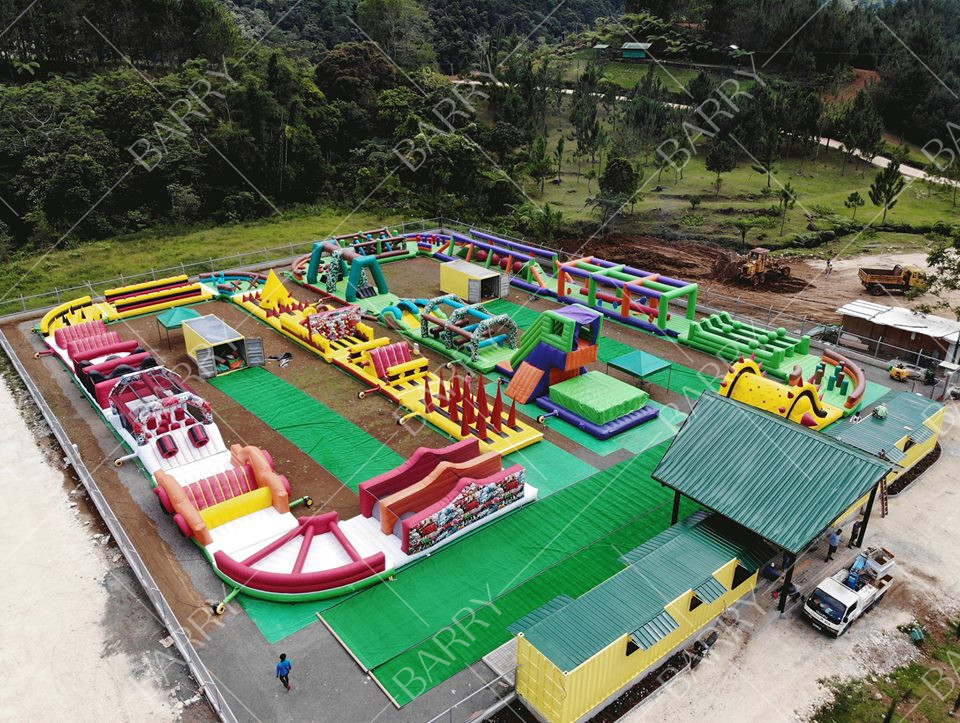 PVC resistente al fuego de grado comercial 5 km obstáculo 5k carrera inflable para niños adultos con soplador de aire
