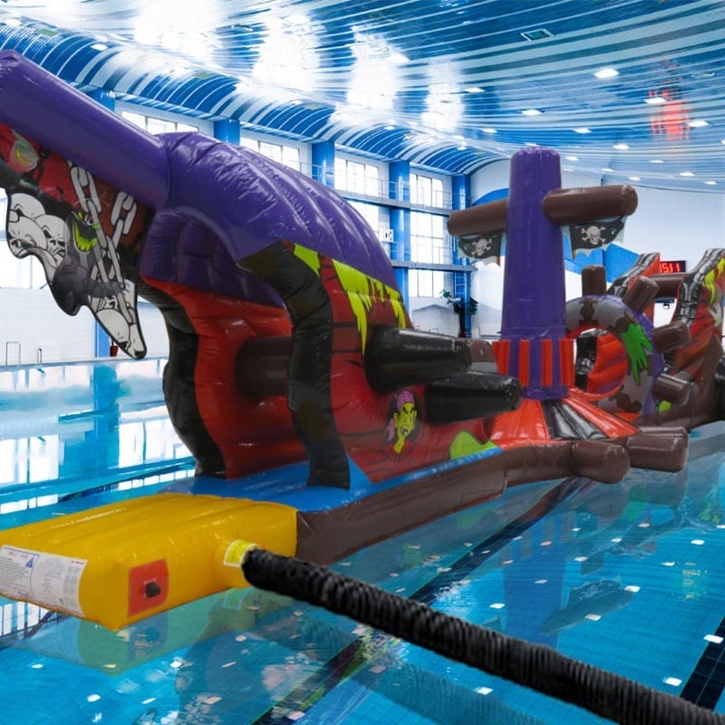 Pista de obstáculos de agua inflable para nadar