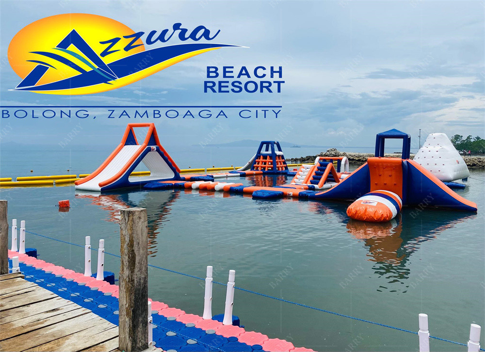 Parque acuático flotante inflable Diseño personalizado y características impermeables Accesorios de soplador de aire incluidos