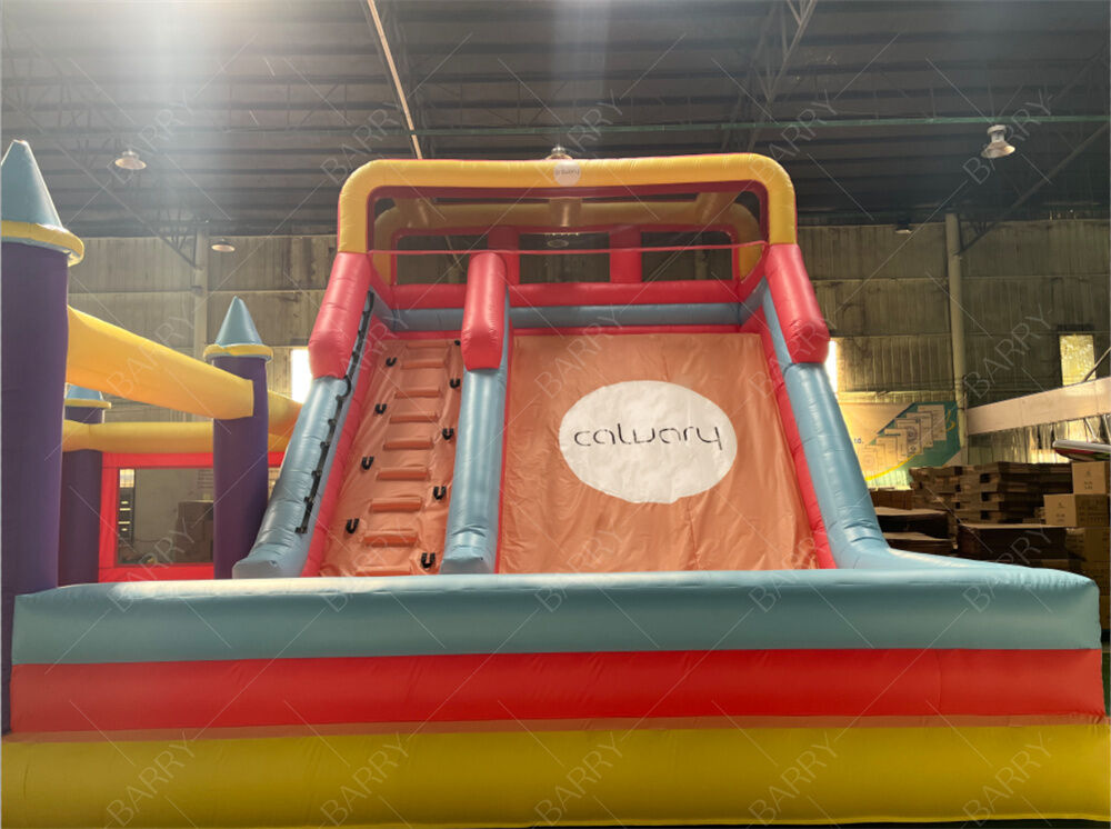 Gran tobogán inflable para exteriores con escalera de escalada Castillo inflable con logo personalizado para negocio de alquiler