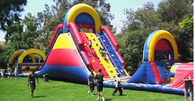 Lona durable del PVC de la carrera de obstáculos inflable adulta de la subida para la diversión