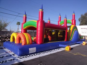 Carrera de obstáculos inflable de la precipitación de Comercial Ertical de la carrera de obstáculos de los pináculos