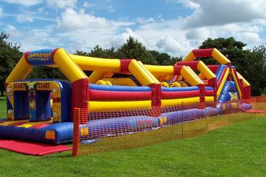 Campeonato animoso popular del mundo de la raza de la carrera de obstáculos con el PVC