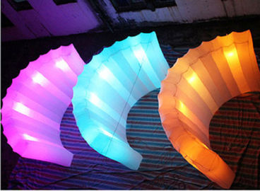 Iluminación llevada inflable de la inundación de los productos inflables fantásticos de la publicidad para el partido