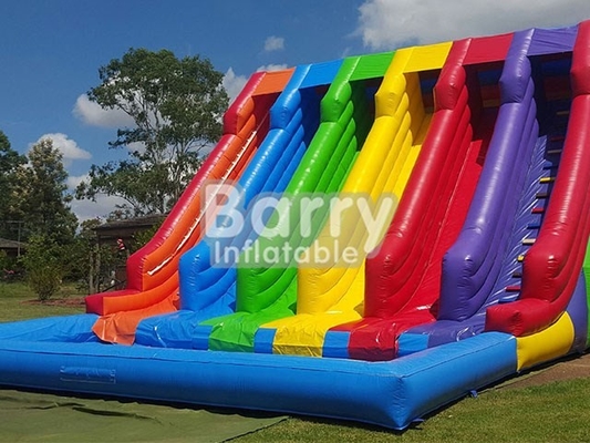 4 toboganes acuáticos inflables del arco iris colorido grande del carril con la piscina