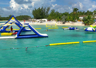 Parque inflable al aire libre asombroso del agua para el adulto, parques inflables modificados para requisitos particulares del agua