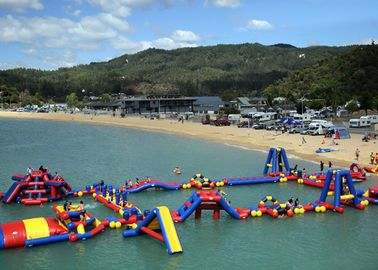 Parque inflable asombroso para el lago, parque enorme del agua del agua inflable con el PVC de 0.9m m