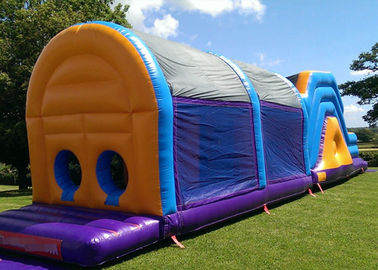 Carrera de obstáculos inflable certificada tamaño modificada para requisitos particulares popular con la cubierta