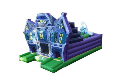 Carrera de obstáculos inflable gigante temática colorida de Halloween para los niños/los adultos