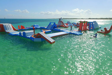 El parque inflable del agua de Aquaglide de la lona del PVC/la aguamarina inflable parquea para la piscina