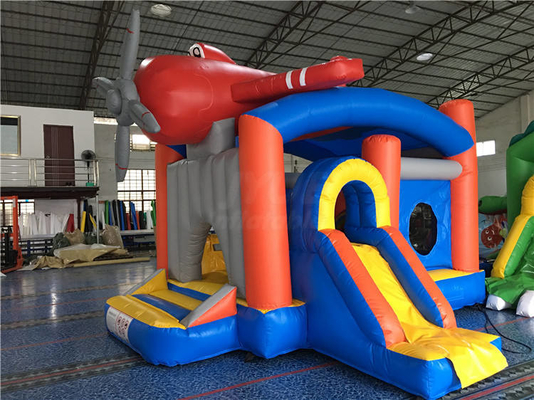Gorila inflable del Pvc del niño 0.55m m combinada con el tema animal de la diapositiva