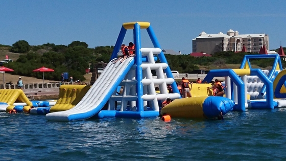 Modificado para requisitos particulares explote los parques del agua pinchan para impermeabilizar el parque flotante inflable ASTM del agua