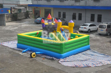 Equipo inflable temático del patio del parque de atracciones de la diversión del castillo inflable de la ciudad