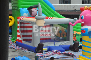 Las casas de salto del pirata de la gorila inflable al aire libre/interior de los niños se descoloran prueba