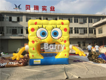 El tema desprendible embroma a la gorila de salto inflable de Spongebob del patio del puente para el alquiler del partido