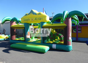 El equipo material interior al aire libre del PVC de n juega el patio inflable del niño grande del tema de la selva