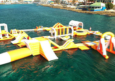 Parque inflable del agua del bosque divertido, desafío inflable de los deportes acuáticos de Wibit