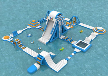 Parque flotante inflable del agua del mar, equipo inflable adulto gigante del parque del chapoteo del agua