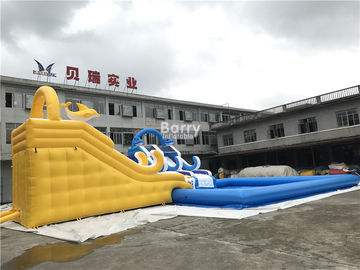 Diapositiva inflable modificada para requisitos particulares del parque del agua con el patio inflable de la piscina/de los niños