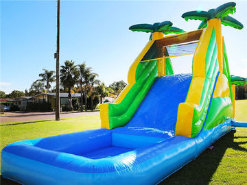 Diapositiva flotante inflable del PVC de Customzied 0.55m m con la piscina