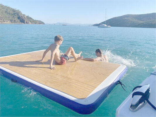 Caiga la puntada que el salón flotante inflable del agua transporta el muelle inflable de la isla en balsa del flotador que nada