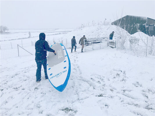 Tablero inflable azul del SORBO de la resina de epoxy para el parque de la nieve