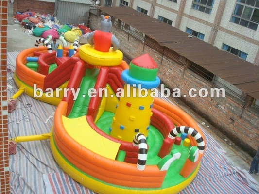 Parque temático inflable anti del moho 1000D con las carreras de obstáculos de la diapositiva