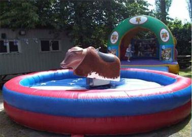 Rodeo mecánico de Bull de los juegos interactivos inflables divertidos locos para el parque