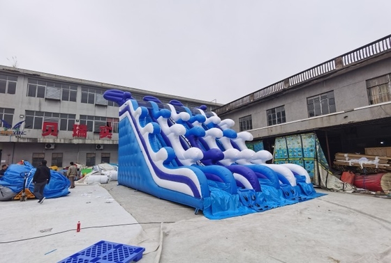 El tobogán acuático inflable 10mL*7mW*6mH de la onda fresca al aire libre modificó para requisitos particulares